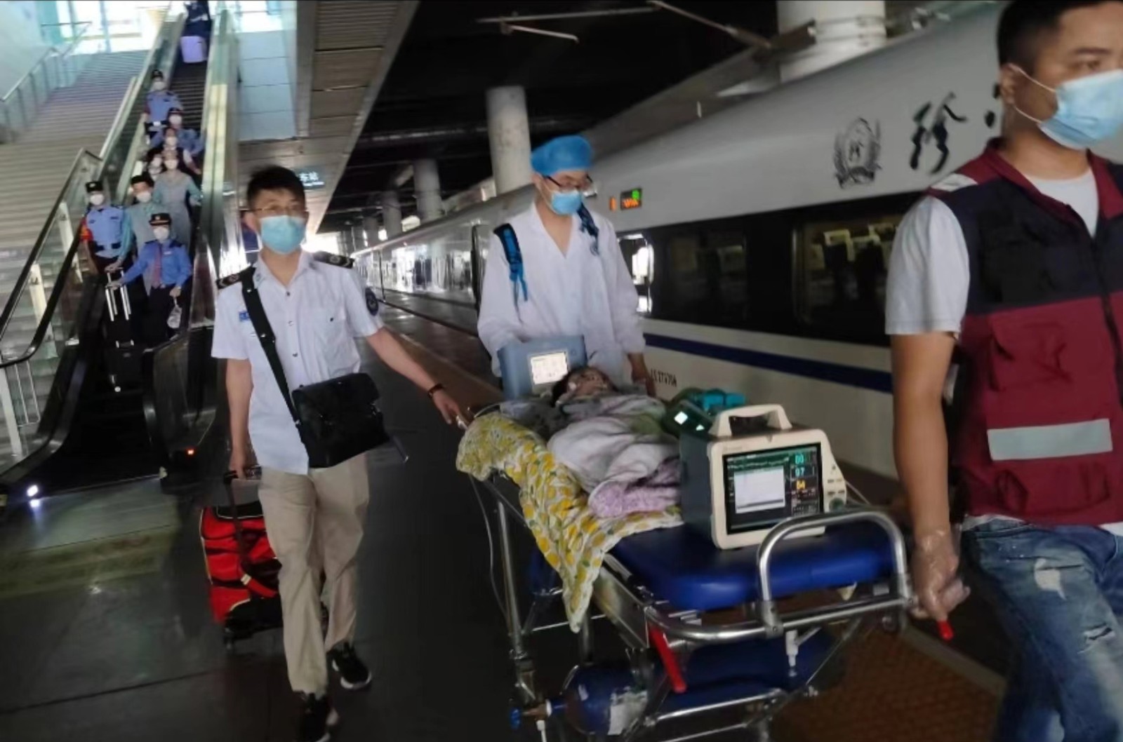 多伦县高铁转运公司